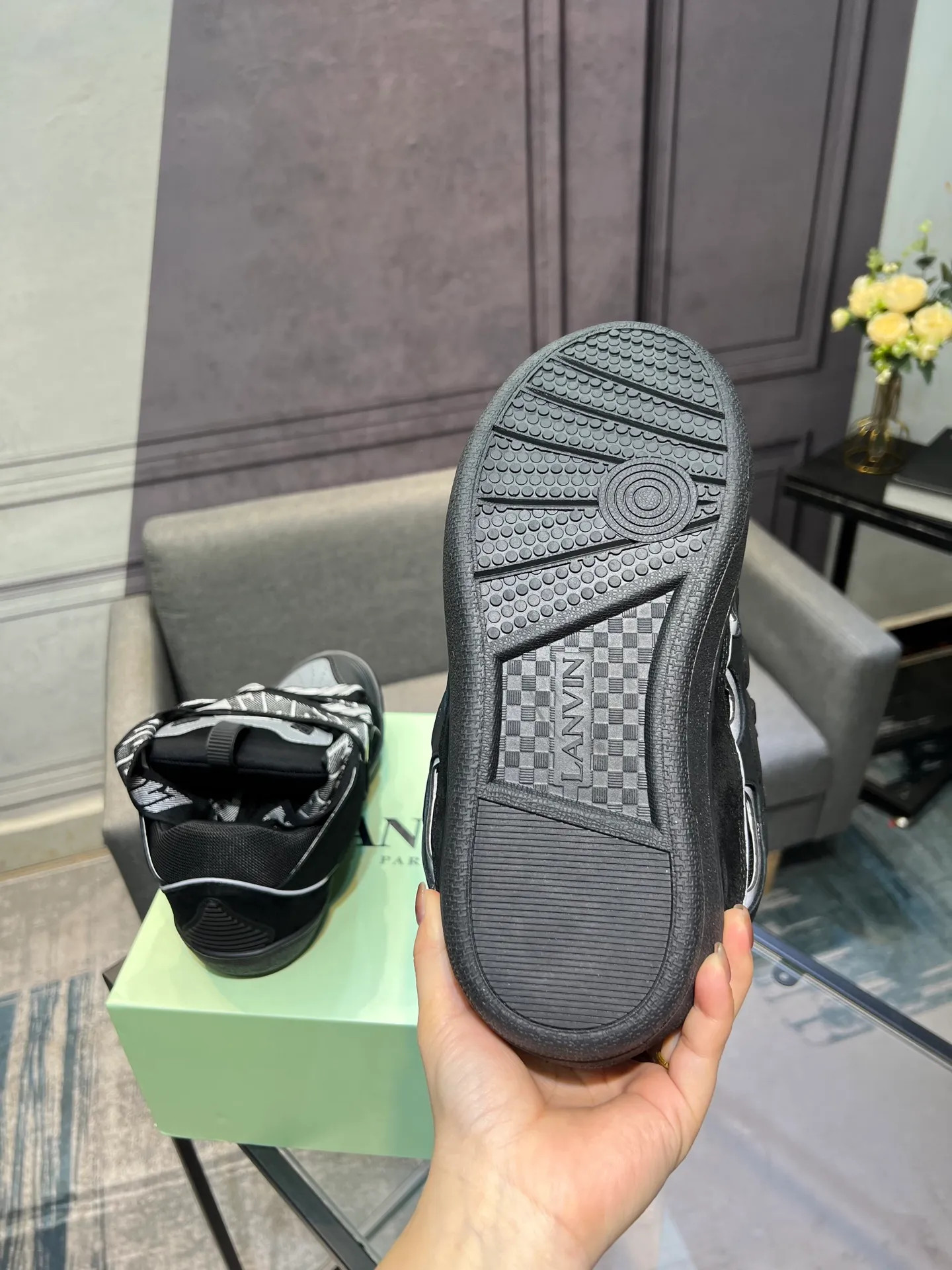 Men's men's shoes💰780 [LANVIN] Latest lace-up fashionable casual sneakers for couples High-quality CLAY couple series‼ ️ The latest trendy products of the season 🌈Many bloggers have planted grass and purchased the original open-mold customization. The upper and outsole are sewn with mark threads without edge sealing. Multiple material splicing combination design. Very versatile for fashionable and casual wear. Comfortable on the feet. Recommended for self-retention (upper cowhide + cow suede + breathable mesh) inner foot pad cowhide exclusive original open-mold clear logo rubber outsole ⚠️36-44 yards (45 custom-made)